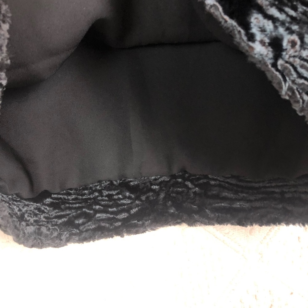 topshop- black fur ribbed pattern lined mock neck - Picture 5 of 8